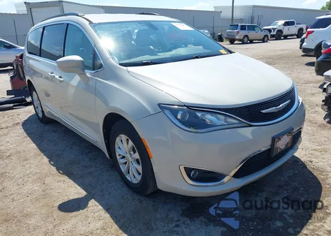 2017 Chrysler Pacifica Touring-L из США, поврежденный, VIN 2C4RC1BG6HR552974